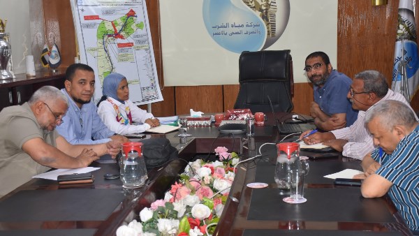 مياه الاقصر تتابع مشروع الصرف الصحي 