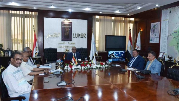 محافظ الأقصر يستقبل رئيس جهاز تنمية مشروعات البحر الاحمر 