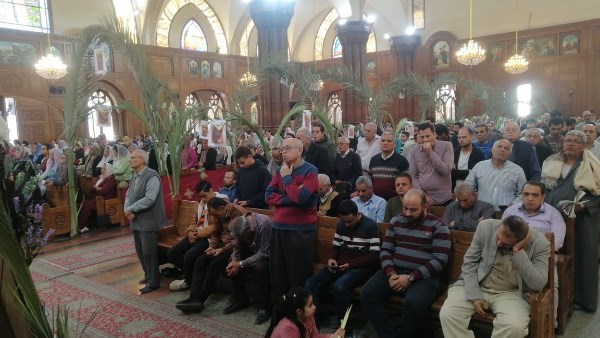 كنائس الفيوم تحتفل بأحد الشعانين وسط إقبال كبير