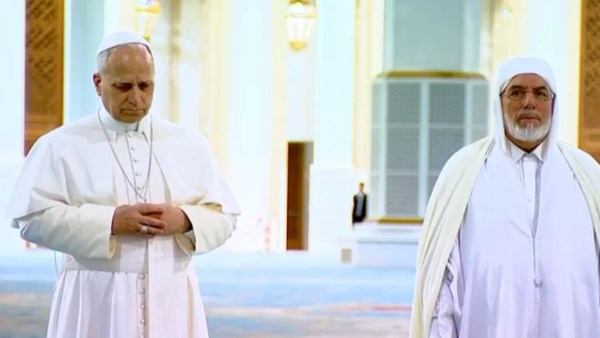 بابا الفاتيكان يزور الجامع الكبير في العاصمة الجزائرية