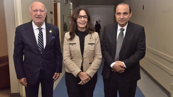 الدكتورة جيهان زكى وزيرة الثقافة