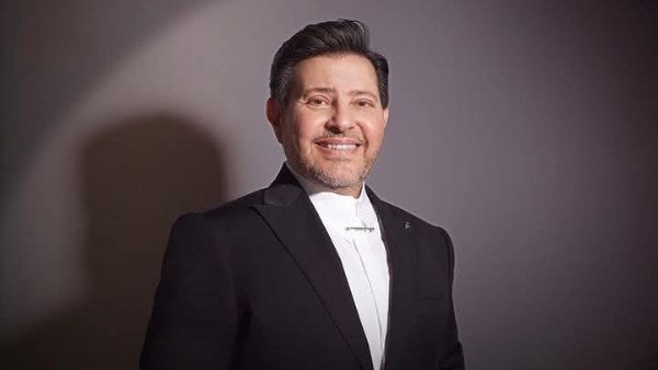 المطرب هاني شاكر