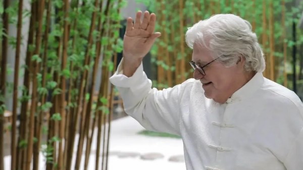  الفنان حسين فهمي 