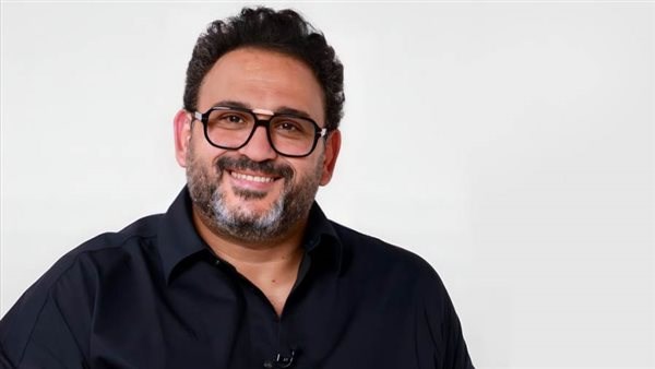 الفنان أكرم حسني