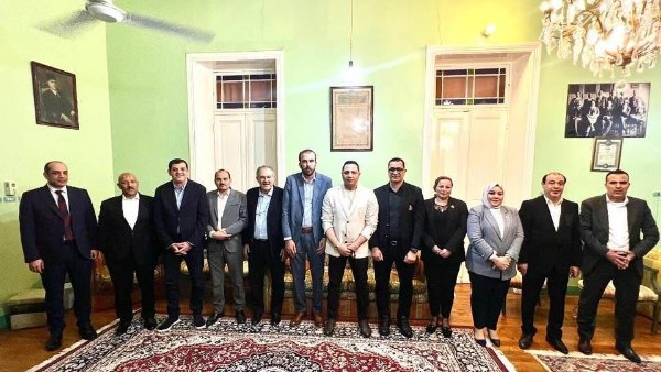 النائب محمود طاهر