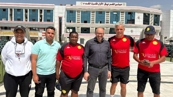  النجم الجنوب إفريقي مارك فيش في زيارة لنادي الزمالك 