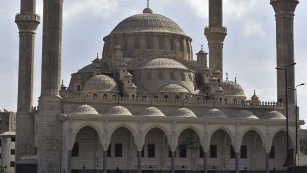 مسجد الرحمن بشبرا الخيمة 