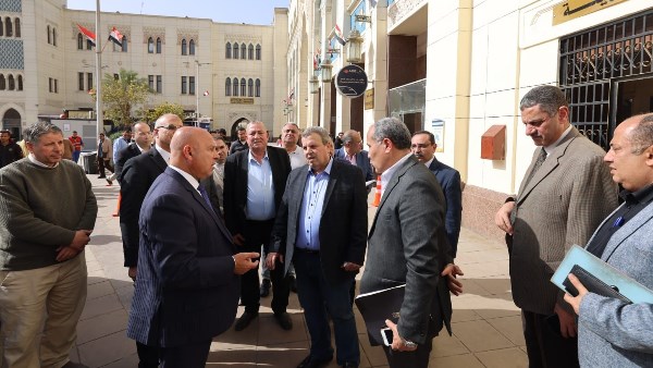 وزير النقل يتفقد محطة رمسيس ويستعرض خطة تطوير السكك الحديدية