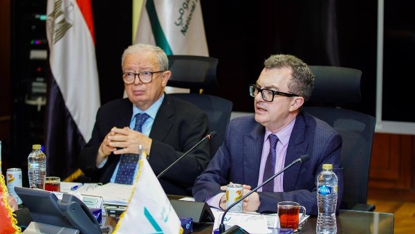 وزير التخطيط يترأس اجتماع “الاستثمار القومي”