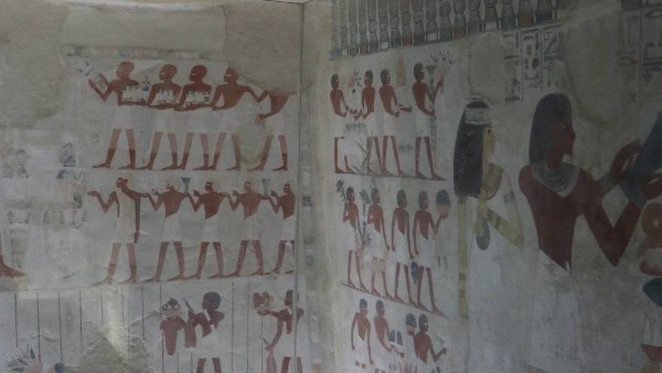  مقابر أثرية بمنطقة الخوخة بالبر الغربي في الأقصر