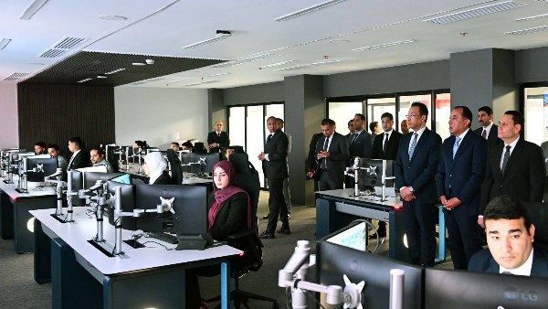 رئيس الوزراء: الدولة تواصل بناء مصر الرقمية وتعزيز التحول التكنولوجي