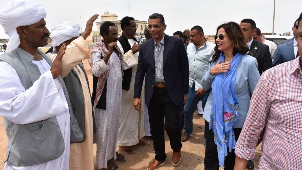 وزيرة الثقافة تلتقي ممثلي قبائل شلاتين