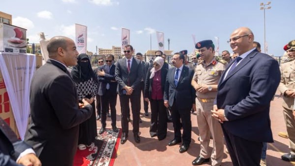 «دكان الفرحة» يصل جامعة الإسكندرية لدعم آلاف الطلاب والأسر الأولى بالرعاية