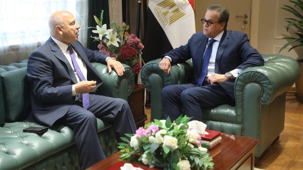   الدكتور خالد عبدالغفار يستقبل الفريق كامل الوزير 