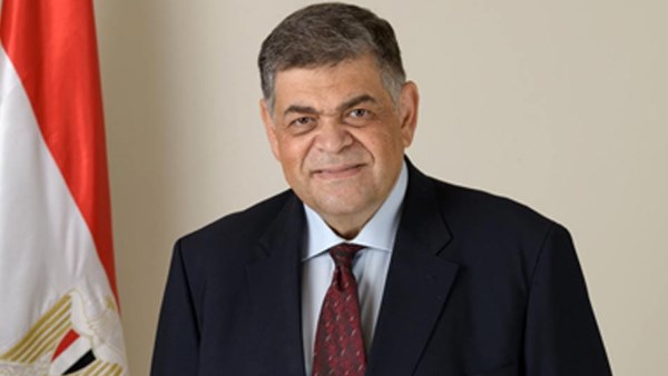 الدكتور أشرف حاتم