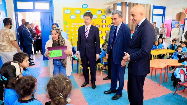  وزير التعليم يتفقد المدرسة المصرية اليابانية بالقاهرة الجديدة مع وفد جامعة هيروشيما و«سبريكس»