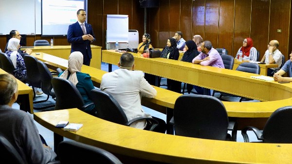 التنظيم والإدارة يطلق برنامجًا تدريبيًا لتطوير قدرات مسئولي الموارد البشرية بالدولة