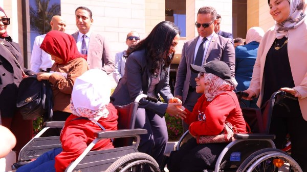 وزيرة التضامن تشهد توزيع أجهزة تعويضية لطلاب الجامعات من ذوي الإعاقة