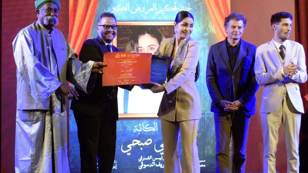 تكريم كلوديا حنا في ملتقى نغم المسرحي بالإسكندرية