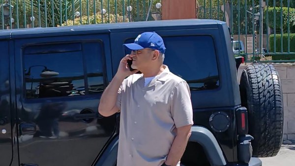 شريف عرفة في جنازة مدير التصوير عبدالحميد التوني 