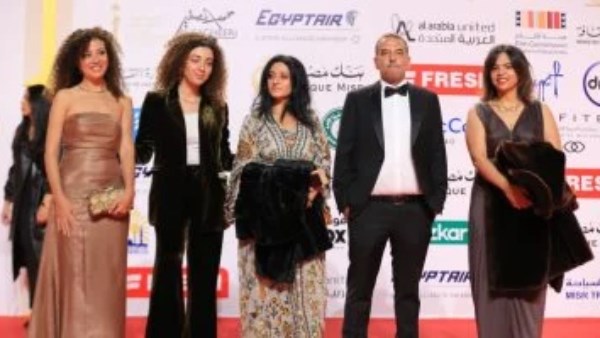  فيلم«دخل الربيع يضحك»