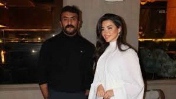 أحمد العوضي ويارا السكري 