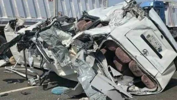 إصابة 9 اشخاص في حادث تصادم بين سيارتين ميكروباص على الطريق الدائري بالقاهرة  