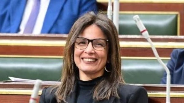 وزيرة الثقافة 