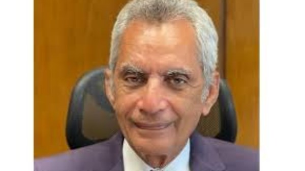 يشارك المستشار هاني حنا، وزير شئون المجالس النيابية، بعد قليل، في الجلسة العامة لمجلس الشيوخ