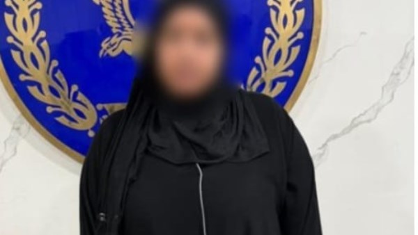 القبض على سيدة هاربة من تنفيذ 51 حكمًا قضائيًا في المنيا بإجمالي 112 سنة حبس 
