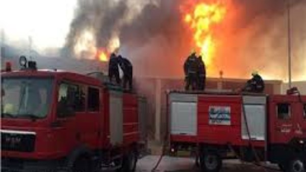 اندلاع حريق في مخزن للأخشاب والفراشة بمنطقة دار السلام بالقاهرة