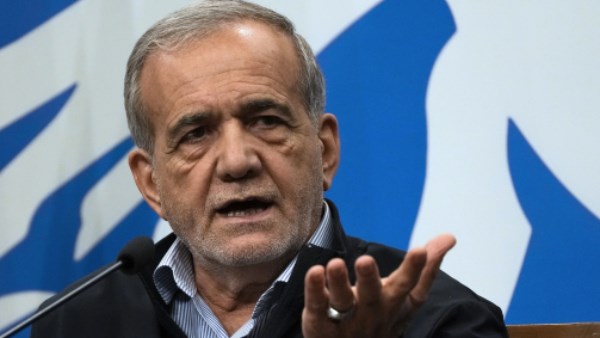 الرئيس الإيراني: لا أحد يملك حرمان إيران من حقوقها النووية ونتعرض لاعتداءات على البنية التحتية 