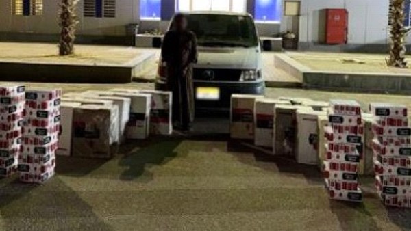 ضبط  عاطل وبحوزته 12 ألف عبوة سجائر مهربة قبل بيعها بالسوق السوداء بمطروح 