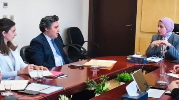 مصر وفرنسا تبحثان تعزيز التعاون الإنمائي ودعم مشروعات التنمية المستدامة