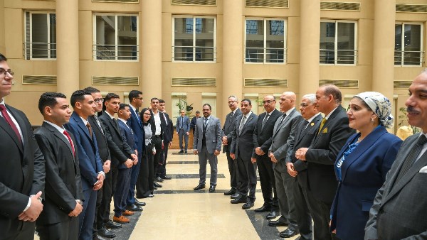 النيابة العامة تعزز دورها الاقتصادي بتسليم سبائك فضية وإخلاء أراضٍ من المركبات المتحفظ عليها 