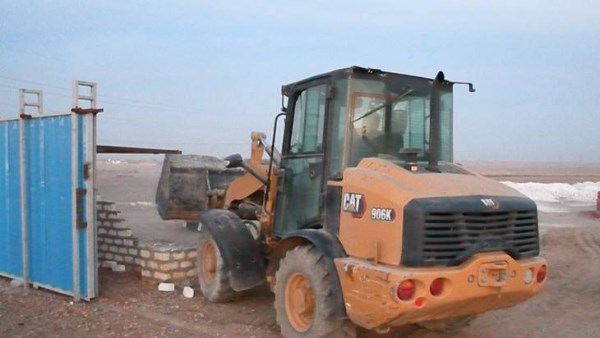 محافظ أسوان يقود حملة لإزالة تعديات على 8 أفدنة بقرية القنان وإحالة المخالفين للنيابة العسكرية 