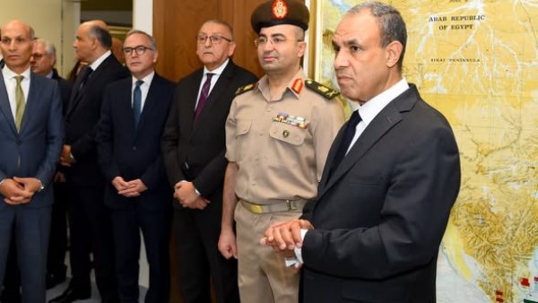 وزير الخارجية يفتتح غرفة حفظ الوثائق المؤمنة لتعزيز الذاكرة المؤسسية المصرية