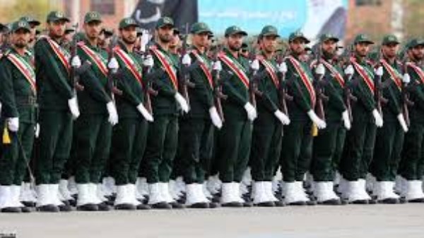 الحرس الثوري يتوعد بحرق الأساطيل باستخدام أسلحة غير مسبوقة