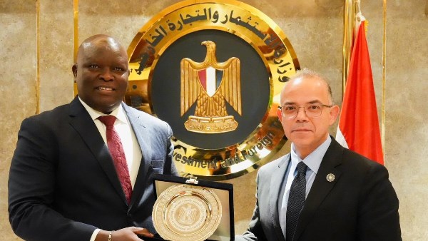 مصر وجنوب السودان تبحثان تعزيز التعاون الاستثماري في الزراعة والطاقة والصناعة 