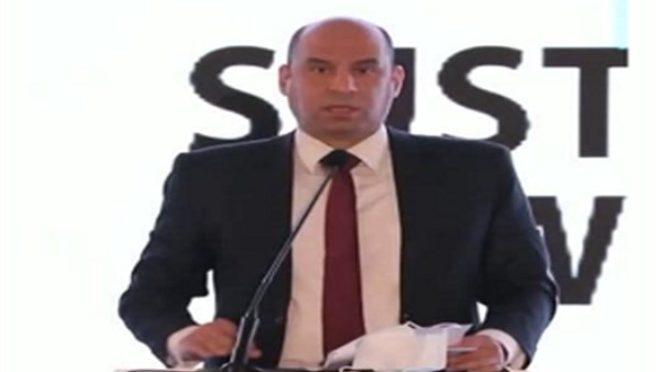  وزير القوى العاملة