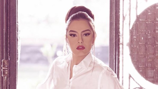  الفنانة شريهان