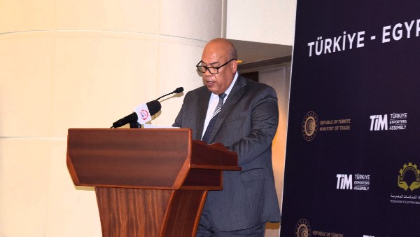  أيمن العشري، رئيس غرفة القاهرة التجارية