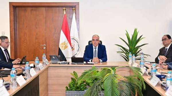 جانب من اجتماع اليوم