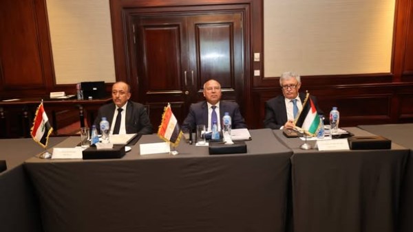 جانب من اجتماع اليوم