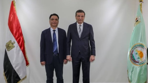  وزير الزراعة واستصلاح الأراضي