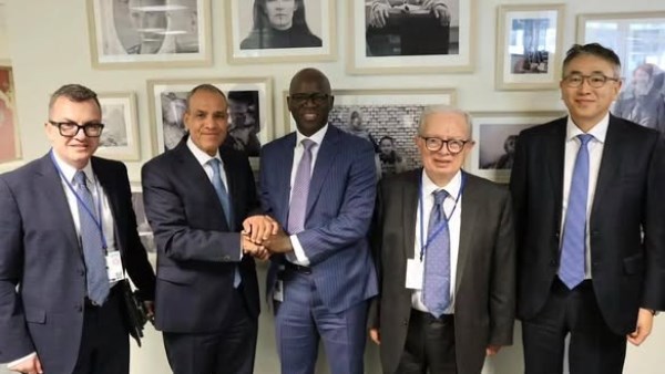 جانب من اجتماع اليوم 