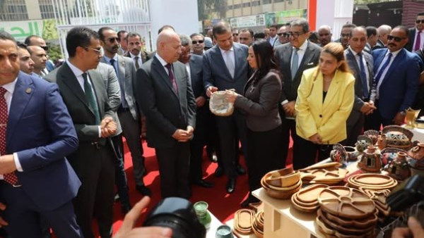  معرض زهور الربيع