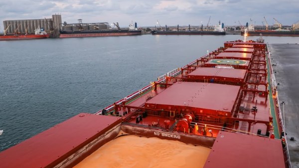 ميناء دمياط 