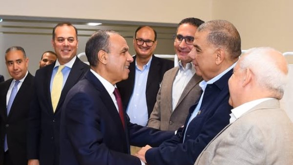 وزير الخارجية   بمقر وزارة الخارجية لمستشفى 57357 لعلاج سرطان الأطفال