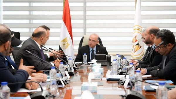  وزير الاستثمار والتجارة الخارجية